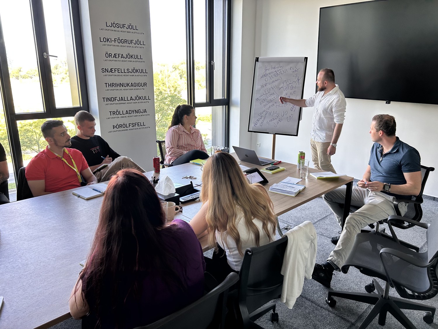 Edgar Cinegr leading a sales training session